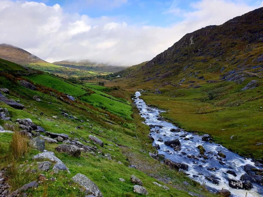 Secluded Cottage Nestled In The Beara Peninsula Killarney Exterior foto