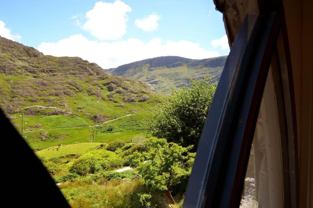 Secluded Cottage Nestled In The Beara Peninsula Killarney Exterior foto